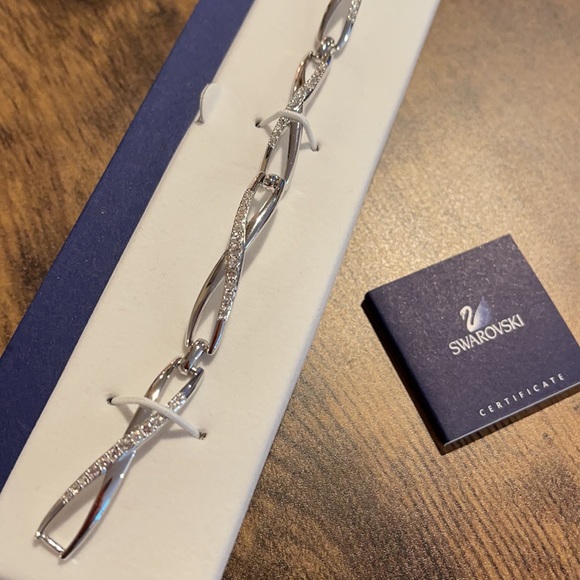 Swarovski Crystal Bracelet, NIB *CLASSIC* - Picture 2 of 6